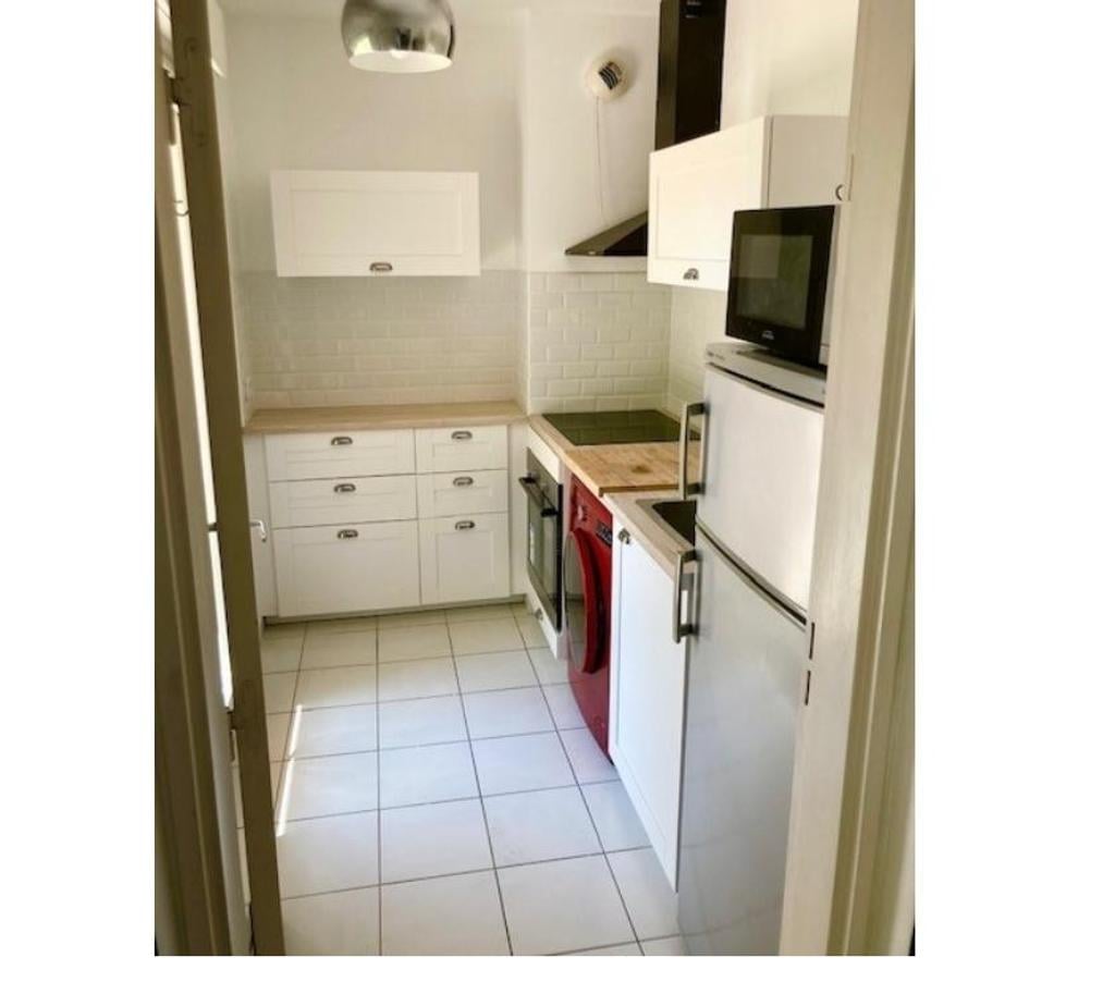 Appartements à vendre Bouches-du-Rhône Marseille - Photos Vivastreet JOLI T1 26M2 RDJ +TERRASSE 21 M2+PRKG BONNEVEINE