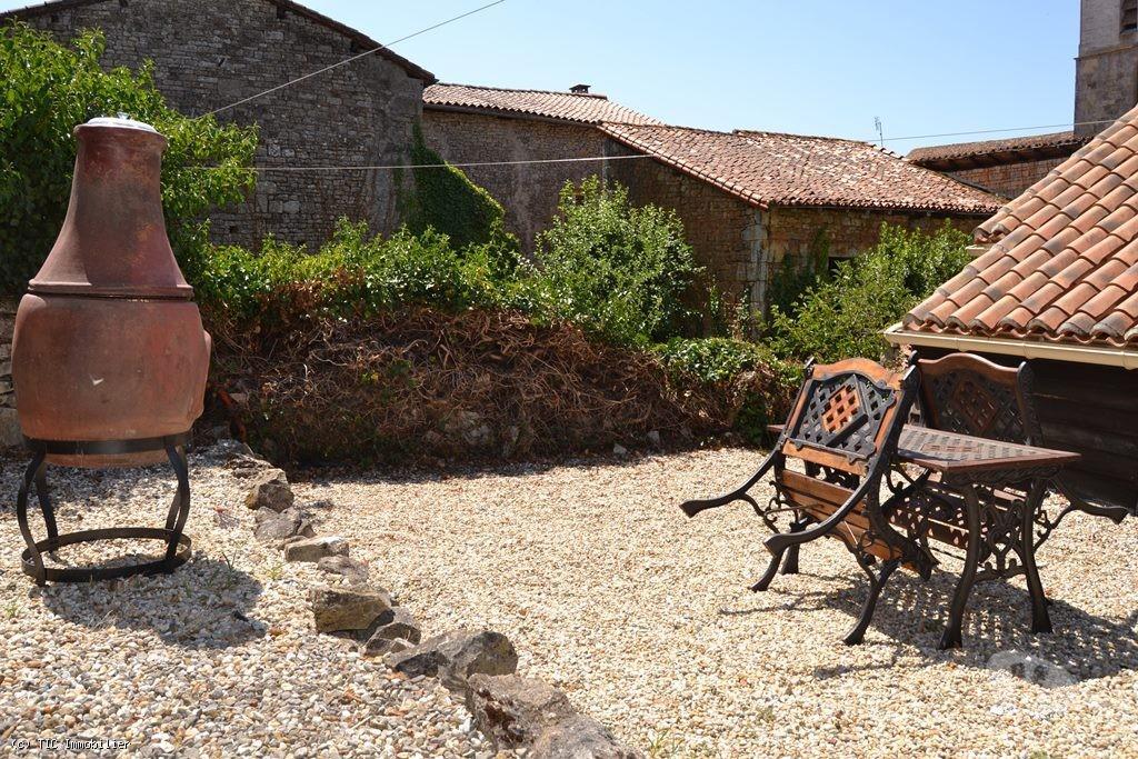Vente Maison Charente Nanteuil en Vallee - Photos Vivastreet Petite Maison de Charme à Nanteuil-en-Vallée