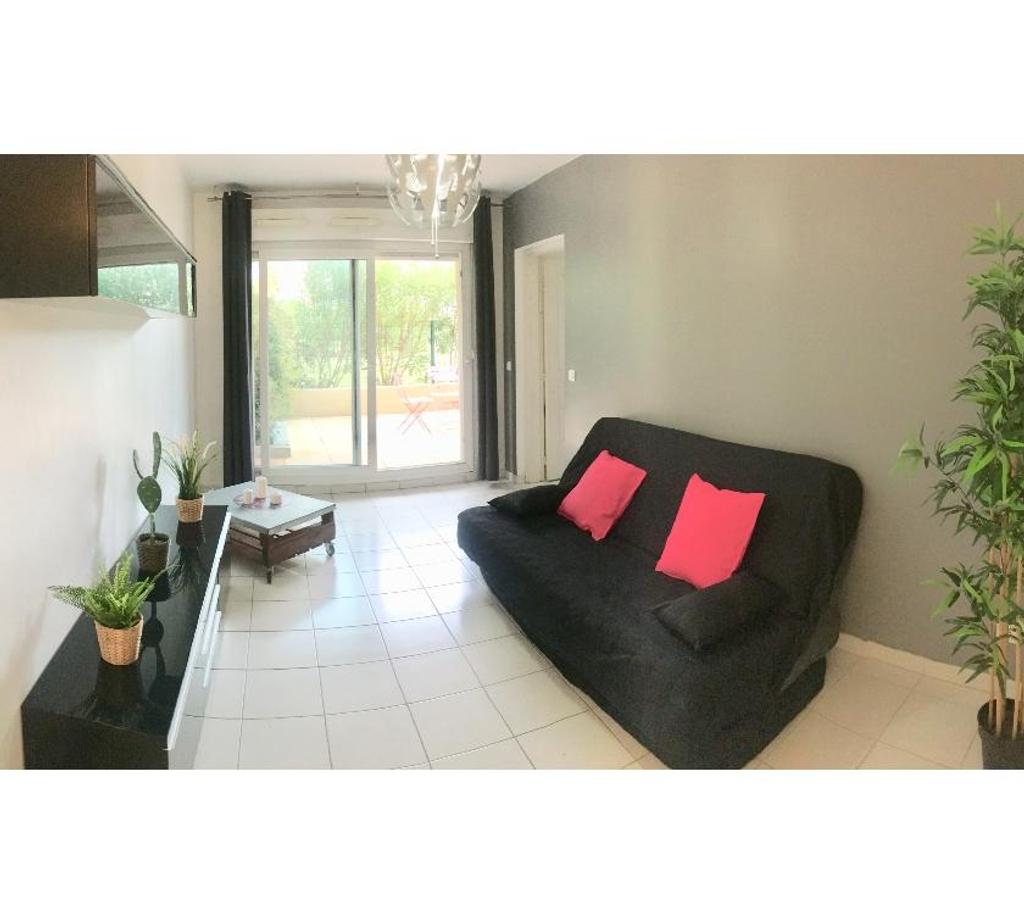 Appartements à vendre Bouches-du-Rhône Marseille - Photos Vivastreet JOLI T1 26M2 RDJ +TERRASSE 21 M2+PRKG BONNEVEINE