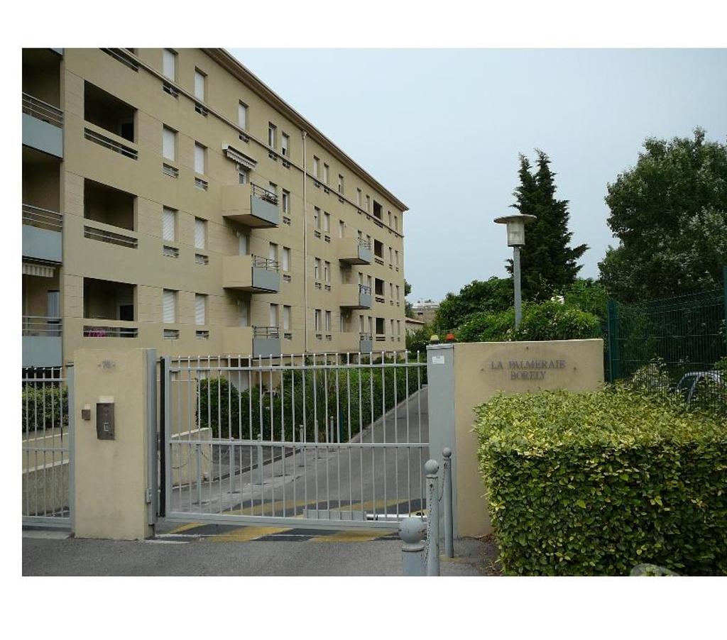 Appartements à vendre Bouches-du-Rhône Marseille - Photos Vivastreet JOLI T1 26M2 RDJ +TERRASSE 21 M2+PRKG BONNEVEINE