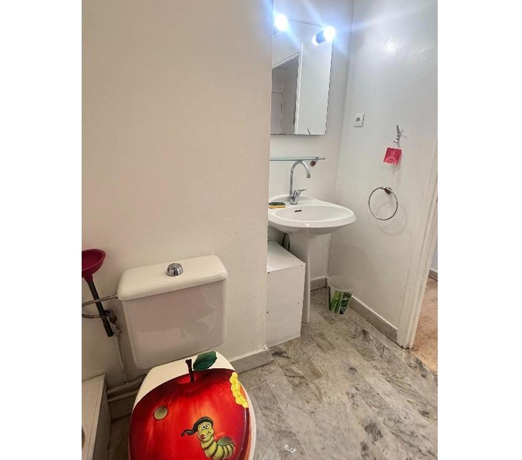 Appartements à vendre Bouches-du-Rhône Marseille - Photos Vivastreet Joli studio au Prado , Possibilité activité libérale