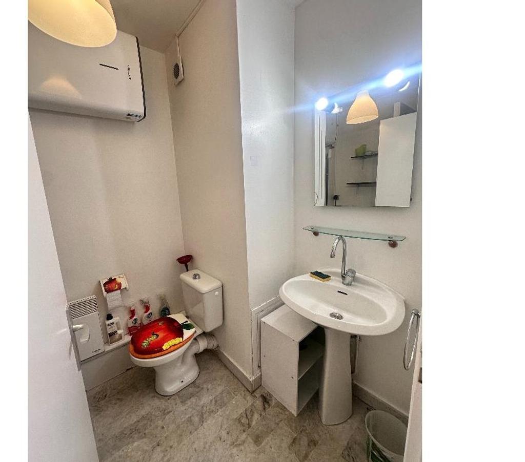 Appartements à vendre Bouches-du-Rhône Marseille - Photos Vivastreet Joli studio au Prado , Possibilité activité libérale