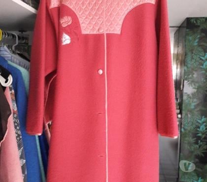 Vêtements occasion Castelginest Haute-Garonne - Photos Vivastreet vend robe de chambre rose neuve
