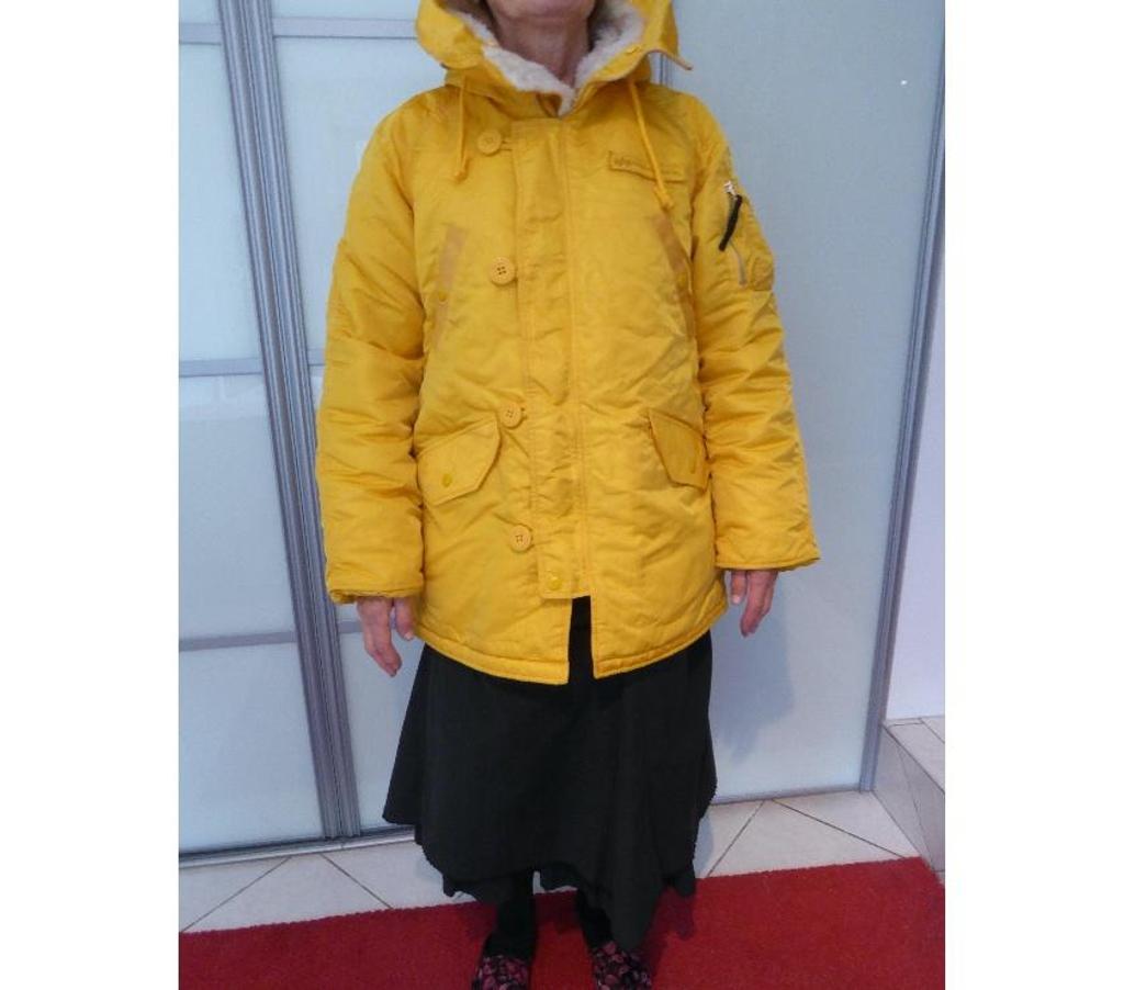 Vêtements occasion Essonne Bievres - 91570 - Photos Vivastreet Anorak en parfait état taille M