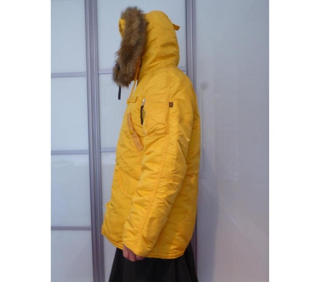 Vêtements occasion Essonne Bievres - 91570 - Photos Vivastreet Anorak en parfait état taille M