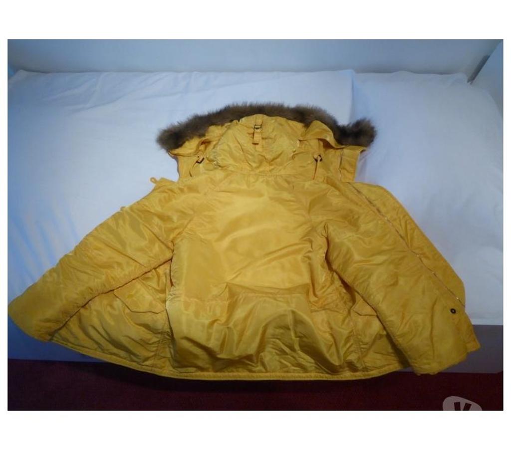 Vêtements occasion Essonne Bievres - 91570 - Photos Vivastreet Anorak en parfait état taille M