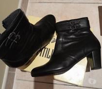 Bottines en cuir neuves pour femme