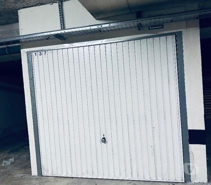Vente Parking - Garage Vallauris Alpes-Maritimes - Photos Vivastreet Vends Box Fermé en sous-sol - Vallauris centre (06220)