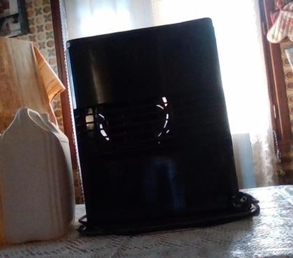 Photos Vivastreet vente d'un poele à pétrole electrique