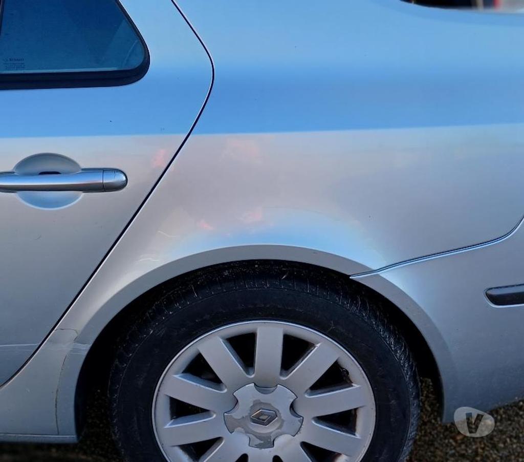 Voiture d'occasion Vienne Thurageau - 86110 - Photos Vivastreet Laguna2 2.2l DCI 150CV BA
