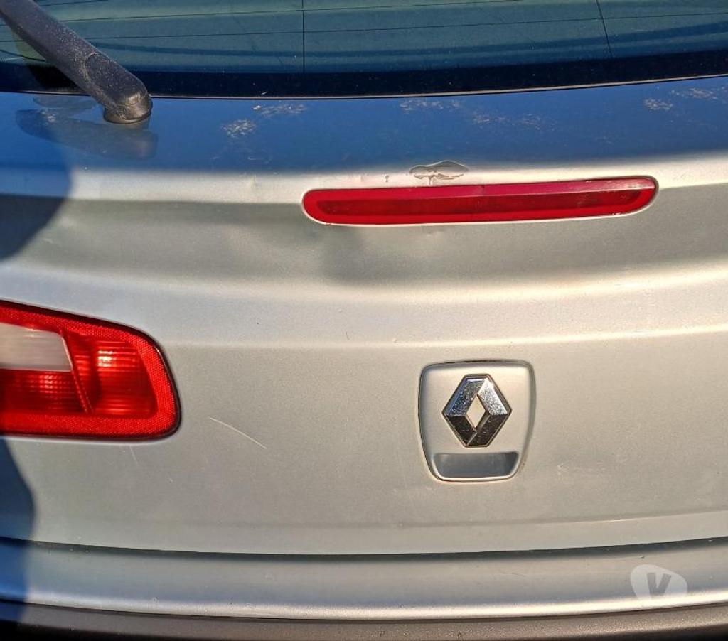 Voiture d'occasion Vienne Thurageau - 86110 - Photos Vivastreet Laguna2 2.2l DCI 150CV BA