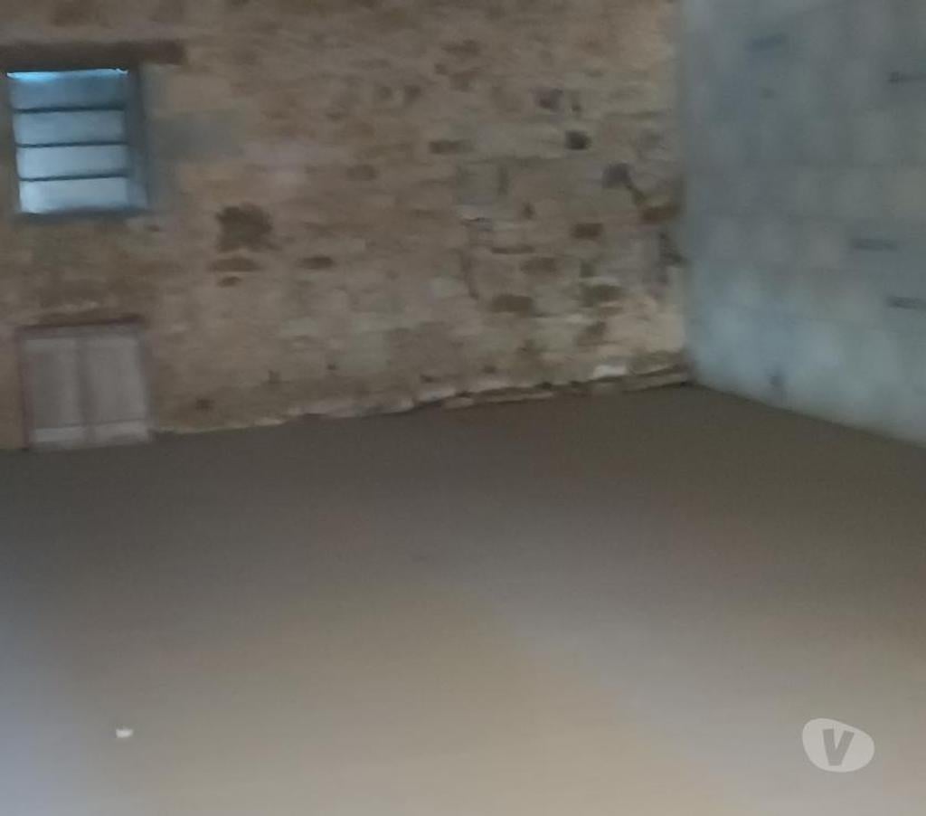 Parkings - Garages Vienne Champagne St Hilaire - 86160 - Photos Vivastreet Box stockage dépôt garde meuble