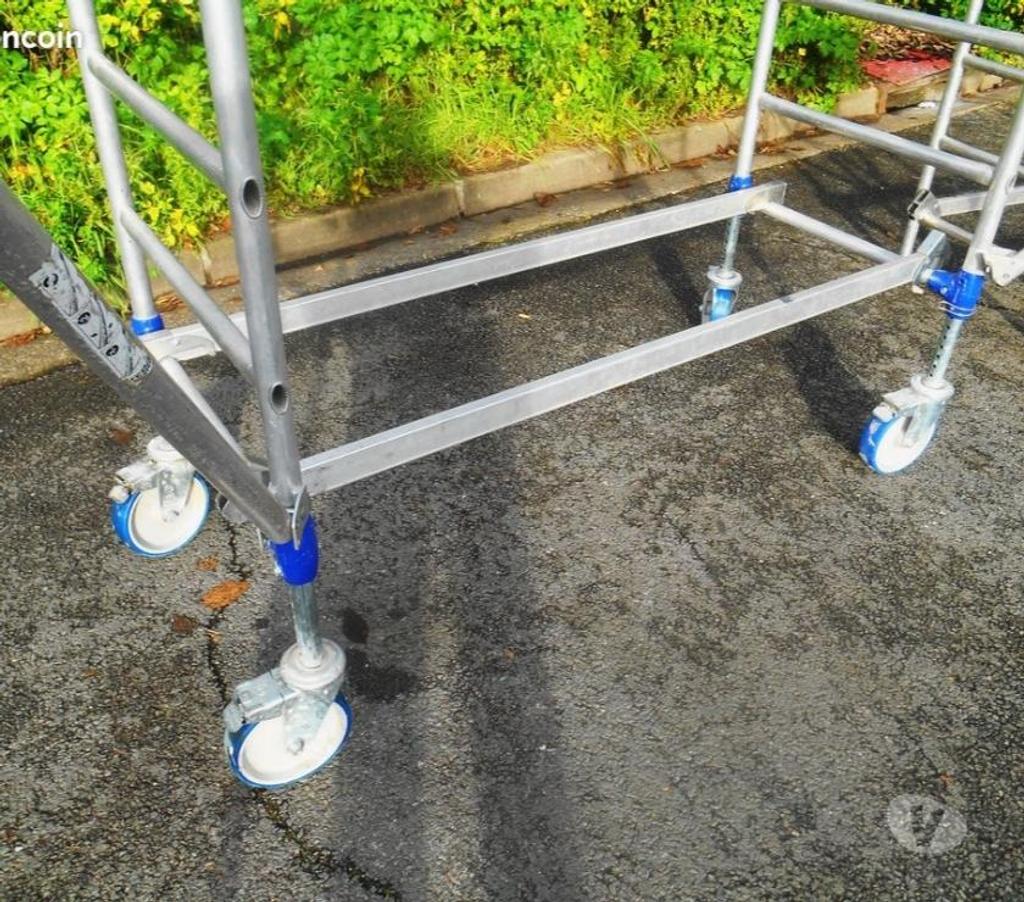 Matériel Gironde Bordeaux - Photos Vivastreet Echafaudage tubesca 4 roues aluminium haut. travail 8 mètre
