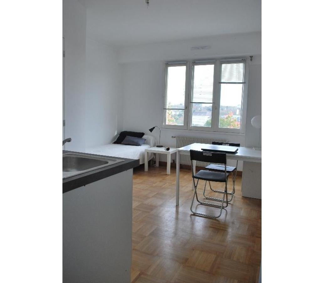 Appartement meublé Finistère Morlaix - 29600 - Photos Vivastreet B11 Studio MORLAIX (buanderie, terrasse, jardin, pkg)