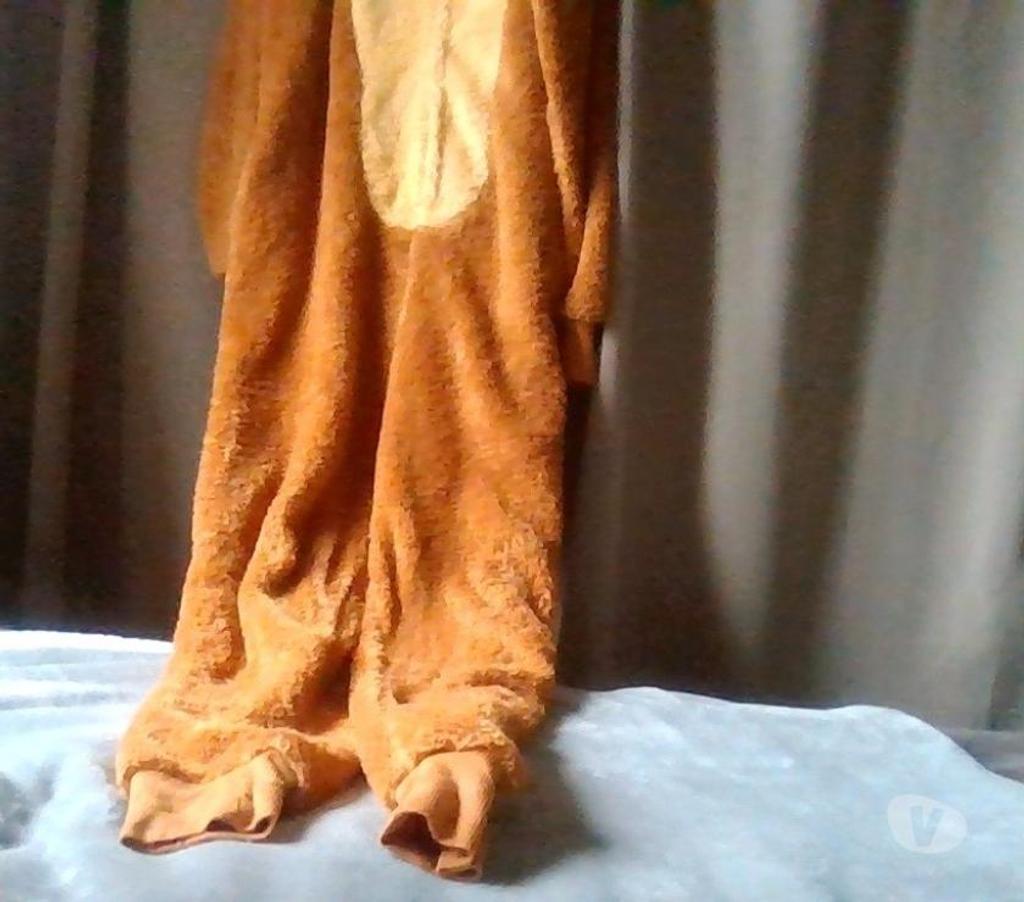 Vêtements occasion Hérault Montels - 34310 - Photos Vivastreet Déguisement adulte