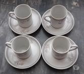 tasses avec sous tasses,
