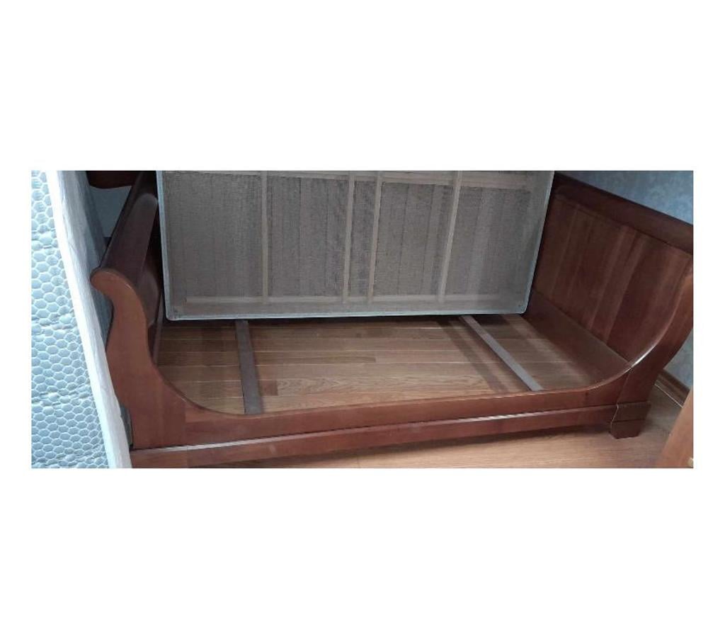 Ameublement & art de la table Seine-et-Marne Provins - 77160 - Photos Vivastreet Vend bois de lit en merisier massif