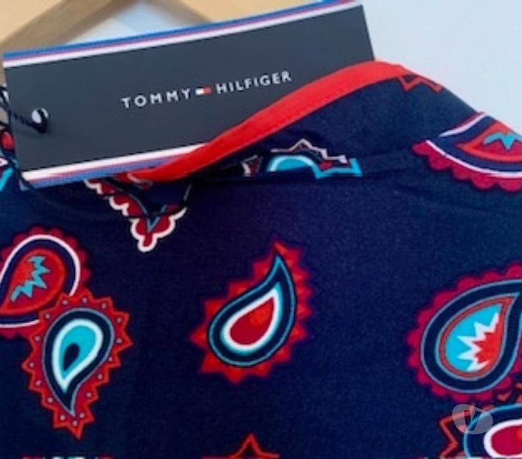 Vêtements occasion Val-de-Marne Villejuif - 94800 - Photos Vivastreet Blouse Ruth. Manches longues de chez Tommy Hilfiger neuve.