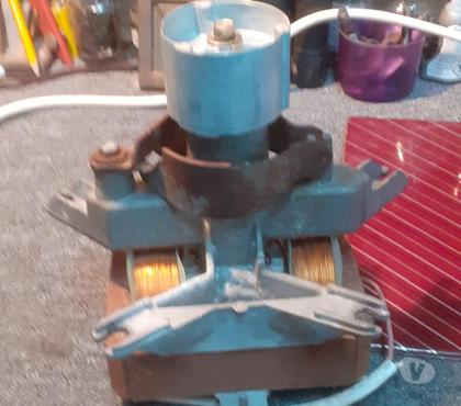 Bricolage - Jardin - Outillage St Quentin Aisne - Photos Vivastreet MOTEUR ELECTRIQUE