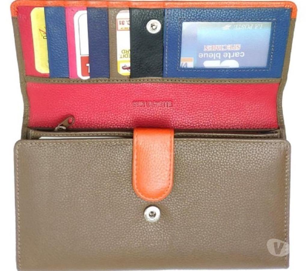 Accessoires - Bagagerie Oise Beauvais - 60000 - Photos Vivastreet Portefeuille cuir femme type compagnon tout-en-un Taupe