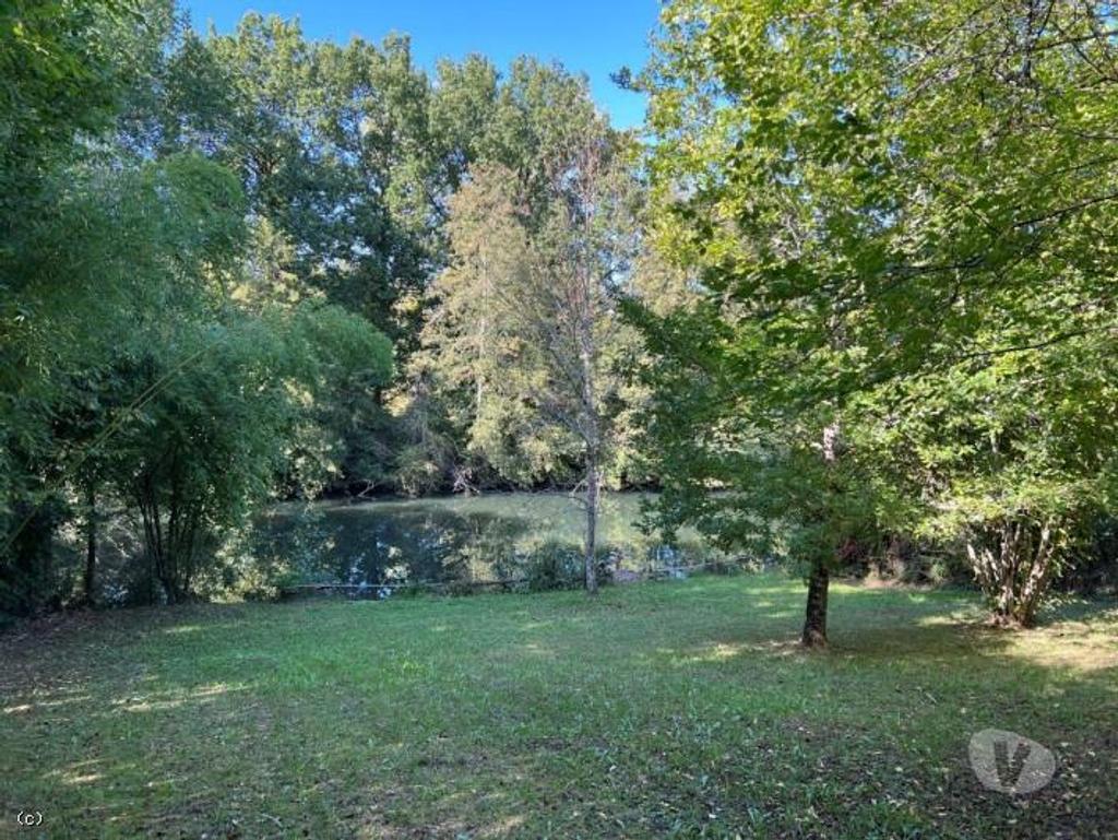 Vente Maison Vienne Civray - 86400 - Photos Vivastreet Belle Maison En Pierre Avec Jardin et Un Terrain de Loisirs...