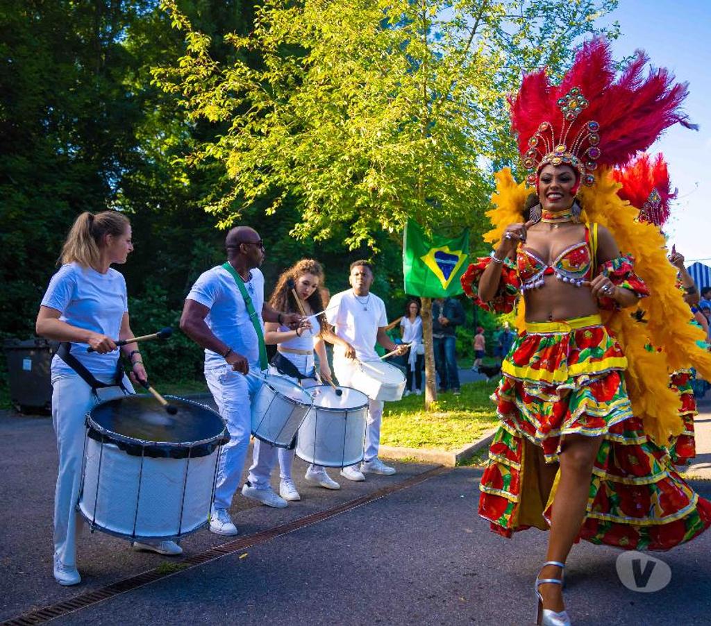 Autre Paris Paris 20ème ardt - 75020 - Photos Vivastreet PARADE BRESILIENNE TAMBOURS DANSE WIM BATUCADA