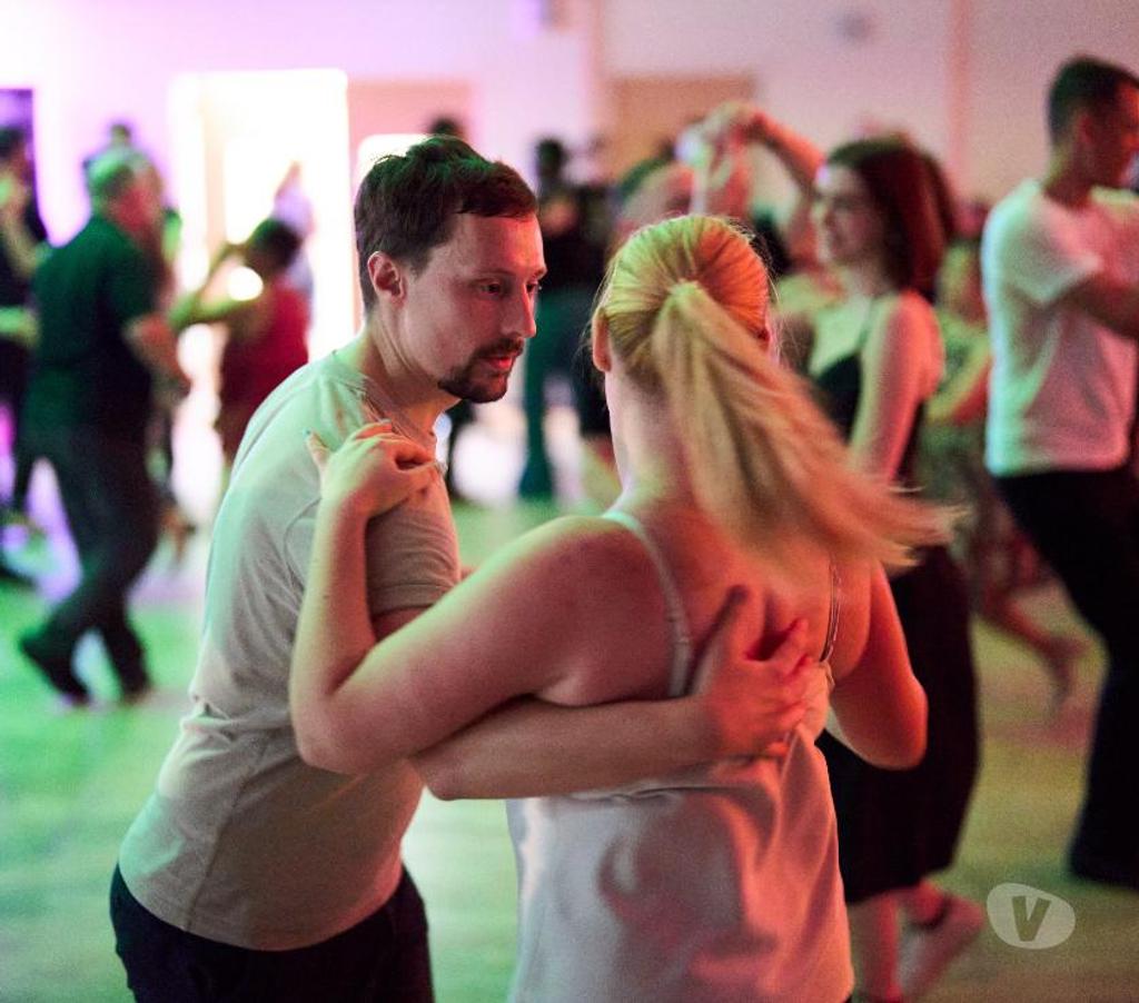 Musique - Théâtre - Danse Hérault Saussan - 34570 - Photos Vivastreet Danser en couple sur tous les styles de musiques