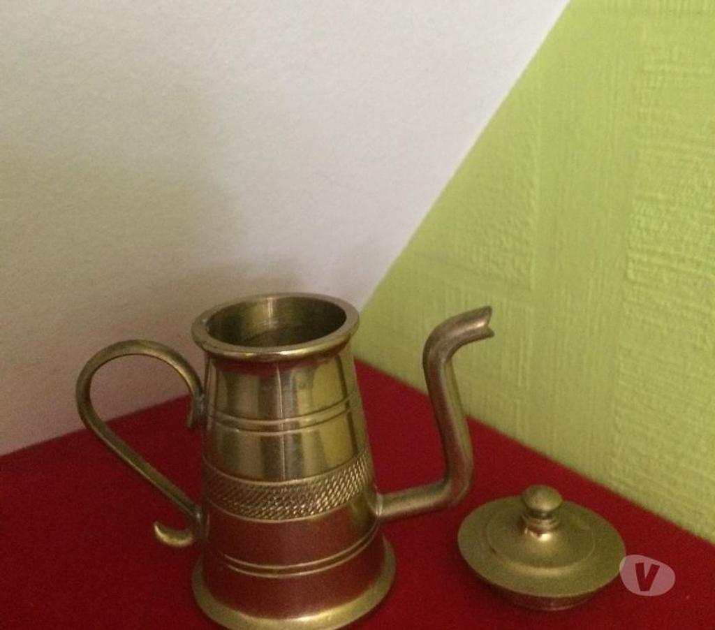 Décoration - art Bas-Rhin Obernai - 67210 - Photos Vivastreet Cafetière miniature en laiton ANCIEN