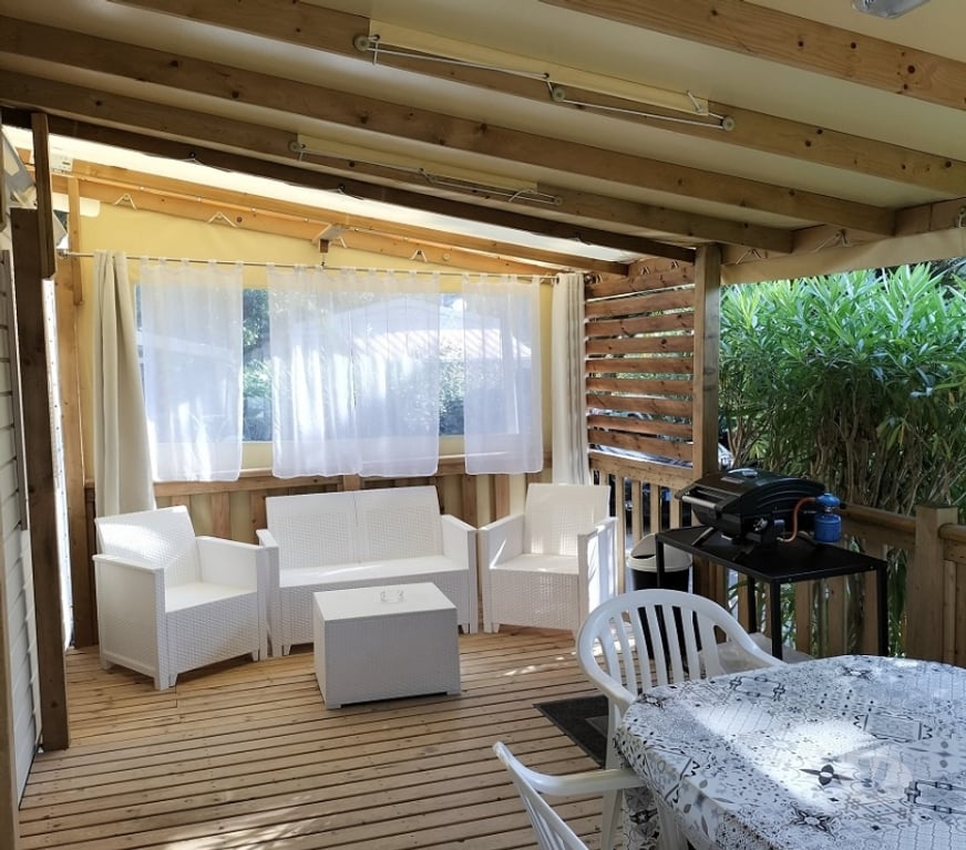 location saisonniere Hérault Agde - 34300 - Photos Vivastreet SUPERBE MOBIL HOME 6 PERS 3 CH 2 WX 2 SDB CLIM