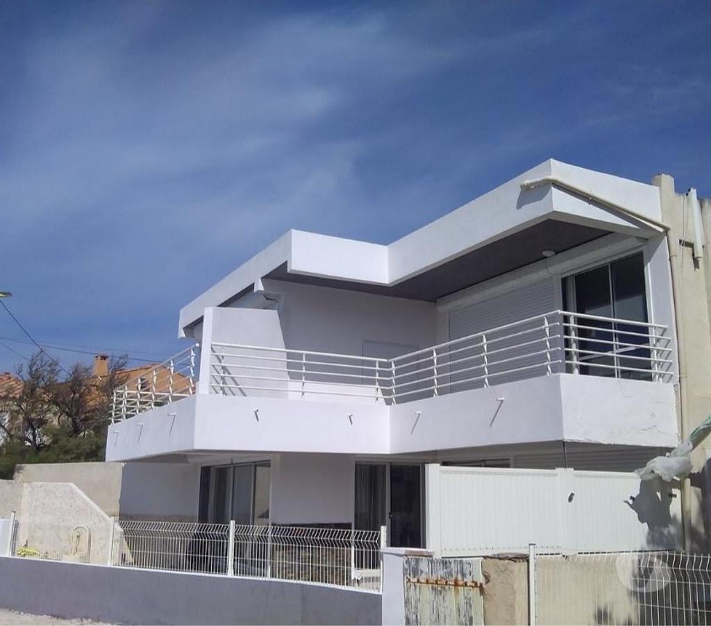 location saisonniere Bouches-du-Rhône St Mitre les Remparts - 13920 - Photos Vivastreet HAUT DE VILLA L.ES PIEDS DANS L 'EAU