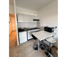 Joli studio meublé 21 m2 av du Prado au calme côté jardin