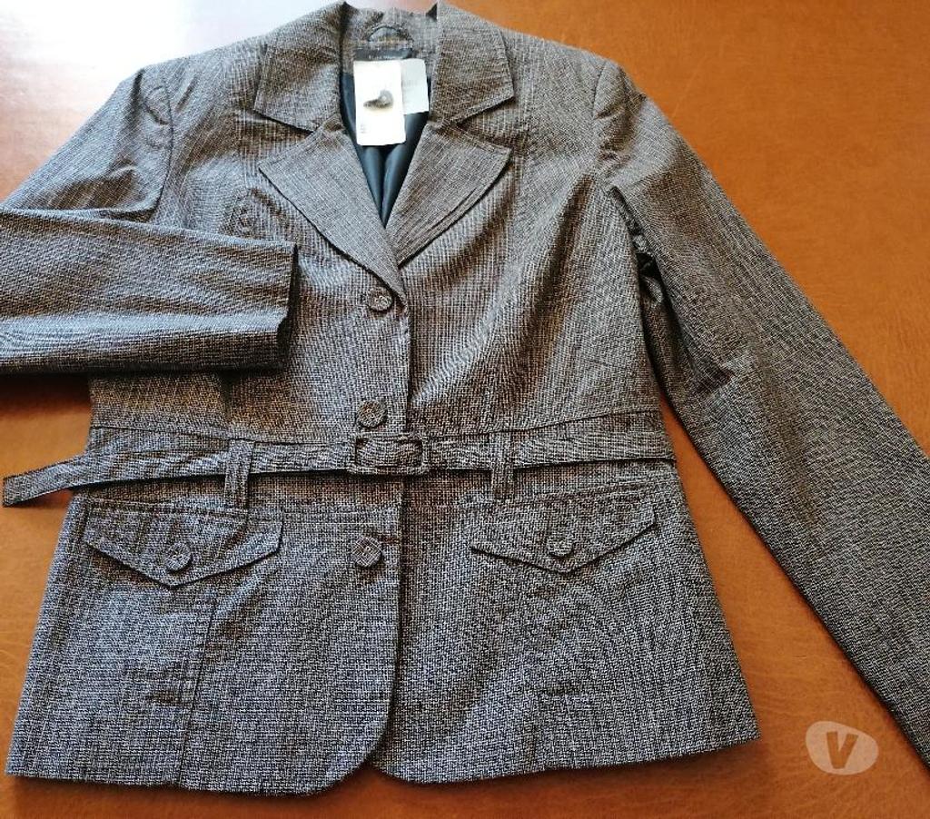 Vêtements occasion Pyrénées-Orientales Perpignan - Photos Vivastreet Tailleur Kiabi taille 40 annie66