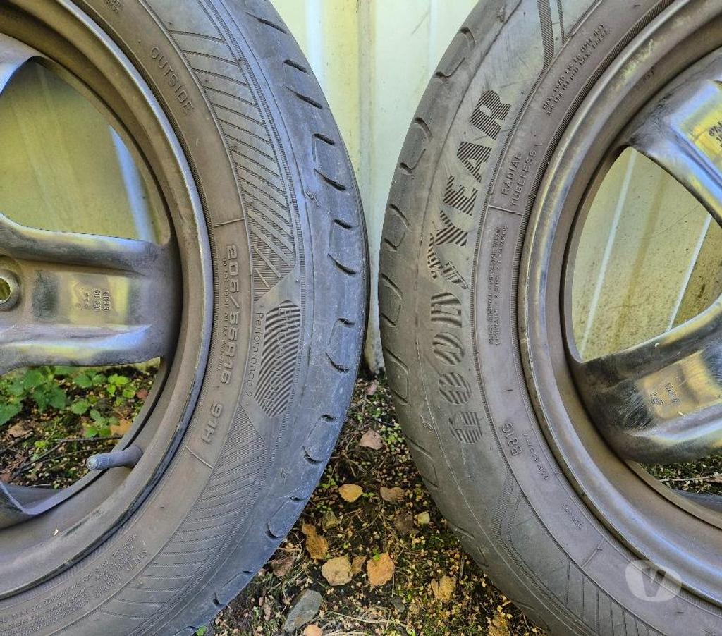 Pièces et services auto Loire St Etienne - Photos Vivastreet 2 roues été 205 55 16 91H Renault Megane