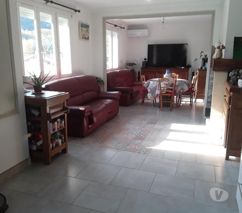 Vente Maison Ariège Laroque d'Olmes - 09600 - Photos Vivastreet MAISON RENOVEE PROCHE COMMERCES, GARAGE, PISCINE, TERRASSE