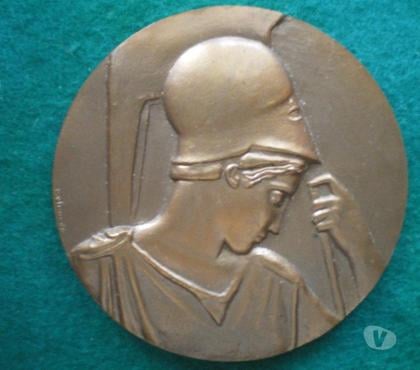 Collection Caen Calvados - Photos Vivastreet Médaille de l'université d'Alger par BELMONDO
