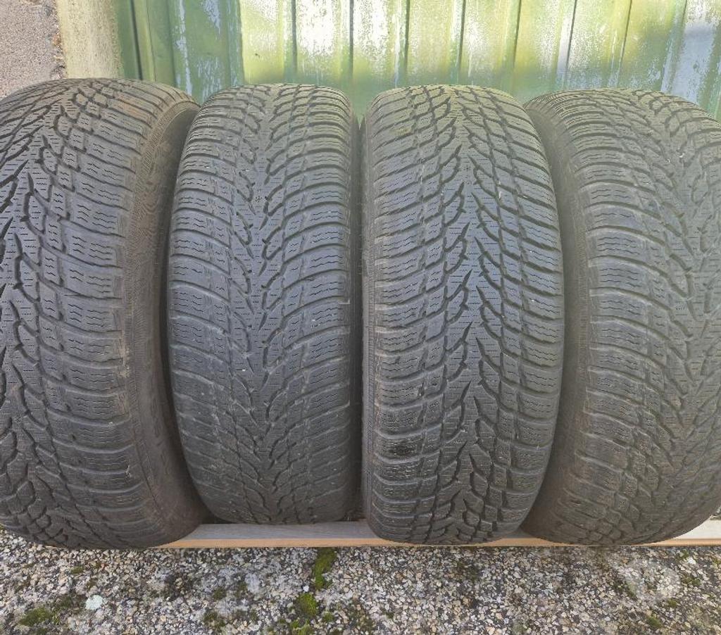 Pièces et services auto Loire St Etienne - Photos Vivastreet 4 roues hiver 195 65 15 91T Renault Megane