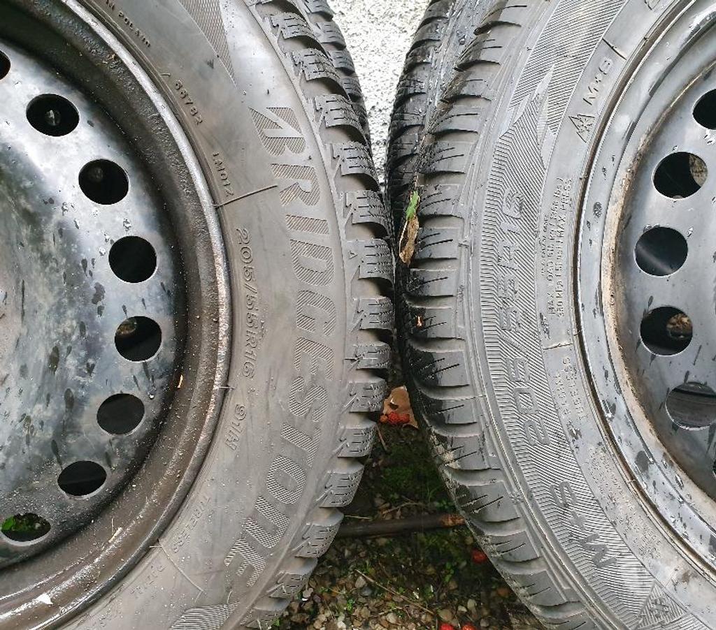 Pièces et services auto Loire St Etienne - Photos Vivastreet 4 roues neige Ford Cmax 205 55 16 91H