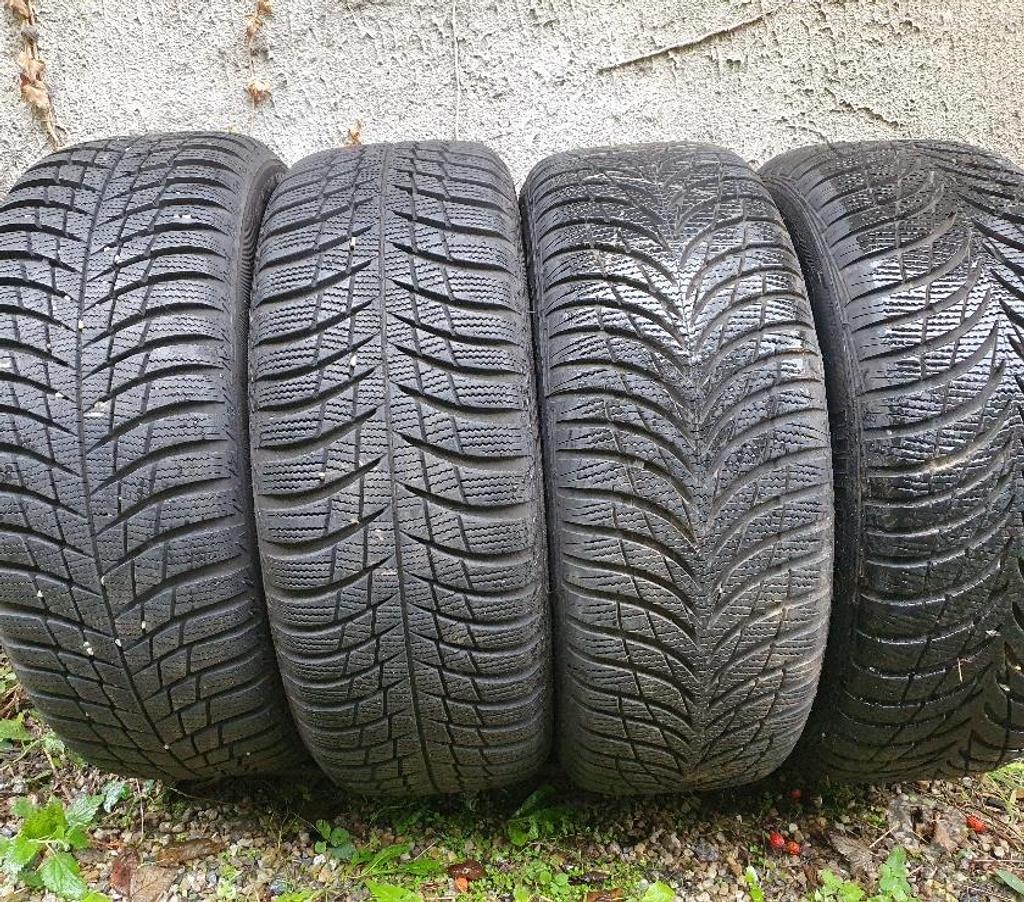 Pièces et services auto Loire St Etienne - Photos Vivastreet 4 roues neige Ford Cmax 205 55 16 91H