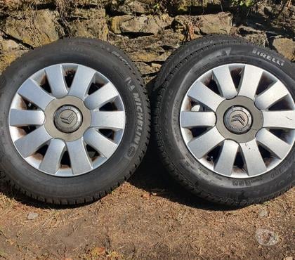 Pièces détachées automobile St Etienne St Etienne - Photos Vivastreet 4 roues neige Alu Citroen C3 185 65 15 88T TBE