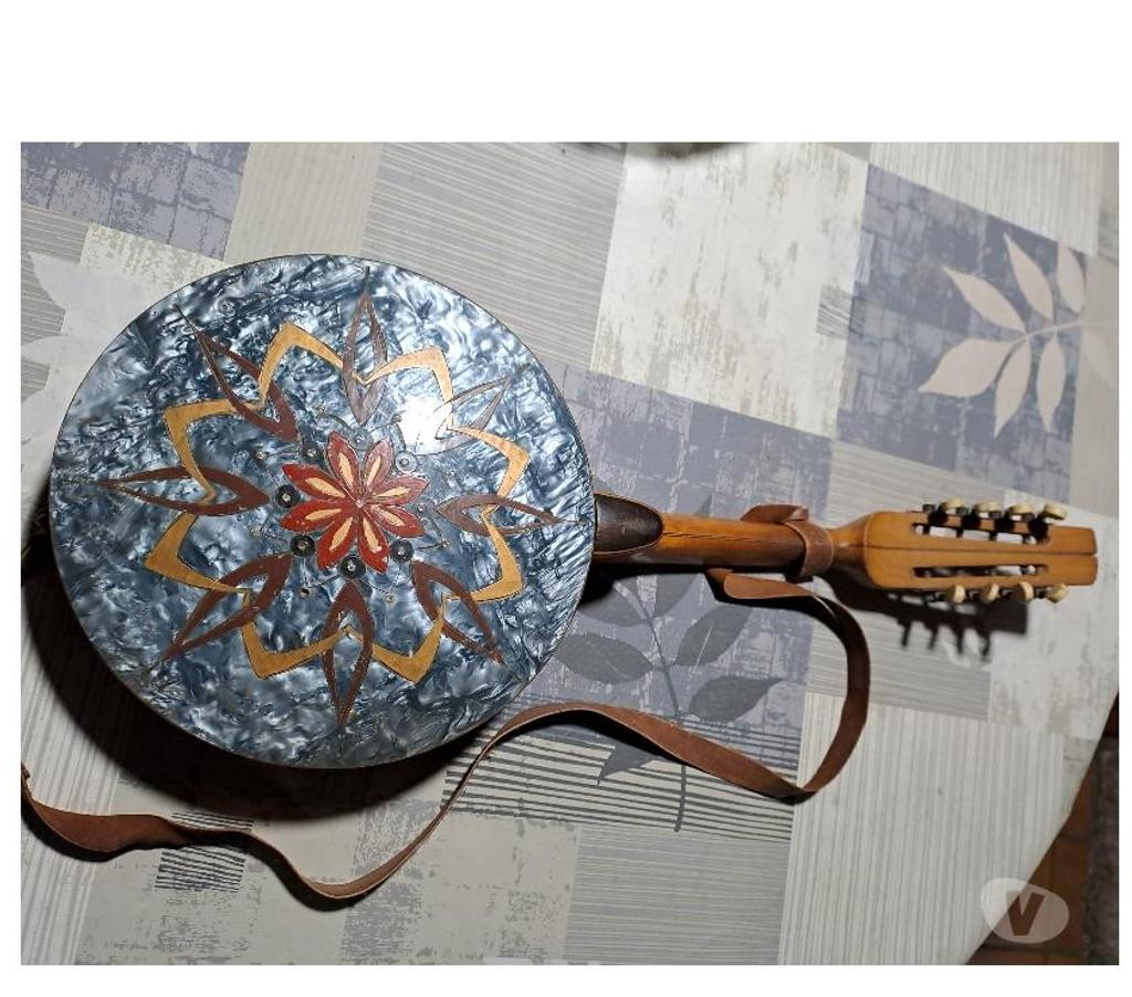 Instruments de musique Seine-et-Marne Montceaux les Provins - 77151 - Photos Vivastreet banjo ancien 8 cordes