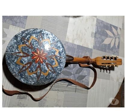 Instruments de musique Montceaux les Provins Seine-et-Marne - Photos Vivastreet banjo ancien 8 cordes