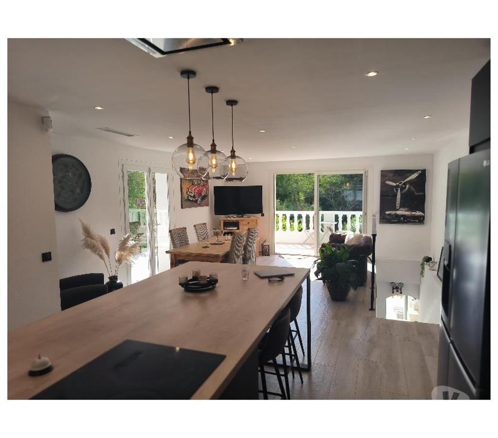 Vente Maison Alpes-Maritimes Mouans Sartoux - 06370 - Photos Vivastreet VILLA RENOVEE 170 M2 PISCINE TERRASSES POOL HOUSE GARAGE