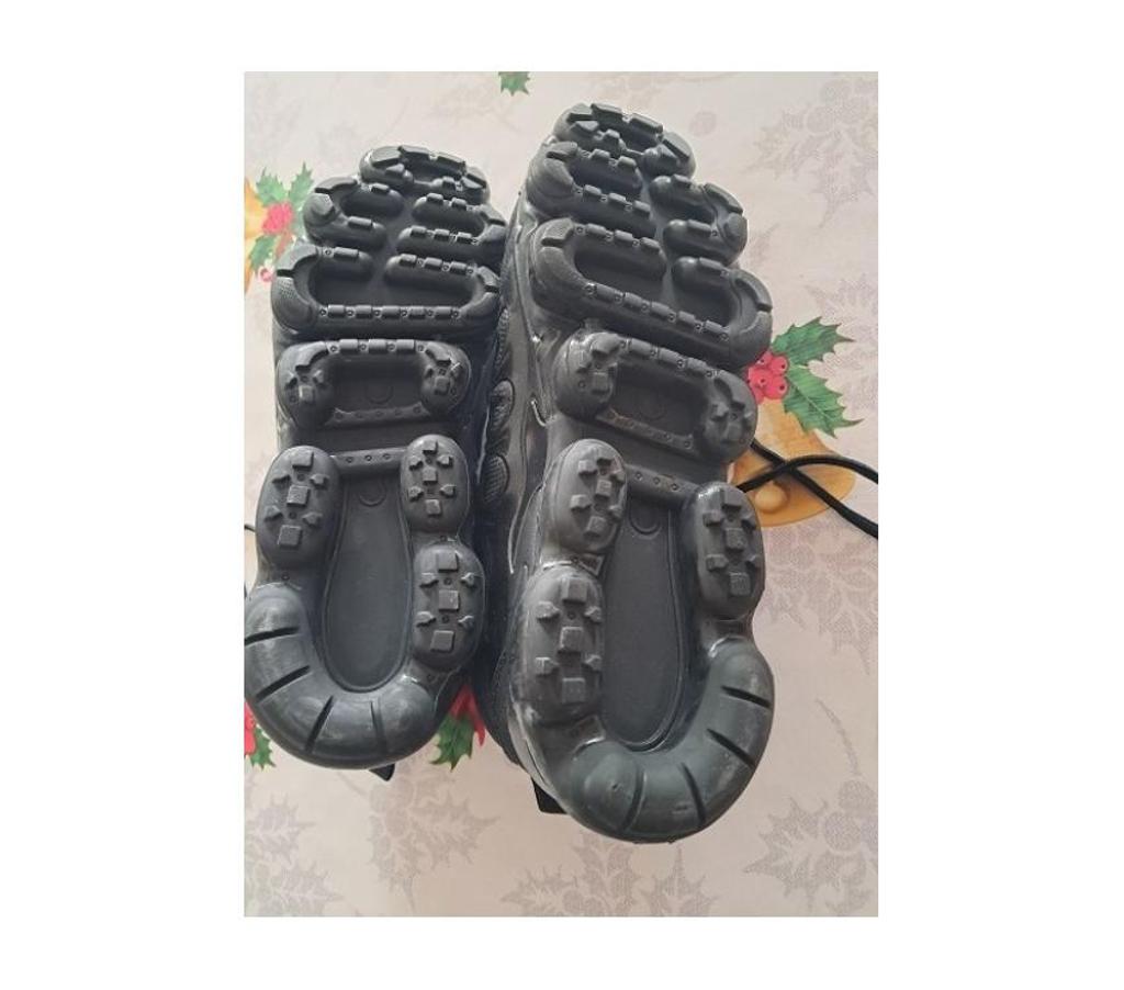 Chaussures Moselle Hauconcourt - 57280 - Photos Vivastreet Baskettes noires chaussures sport courses mode homme T 43 ne