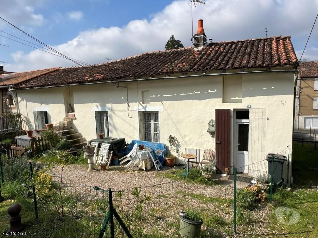 Vente Maison Charente Ruffec - 16700 - Photos Vivastreet Jolie Petite Maison de Plain-Pied au Centre-Ville de Ruffec