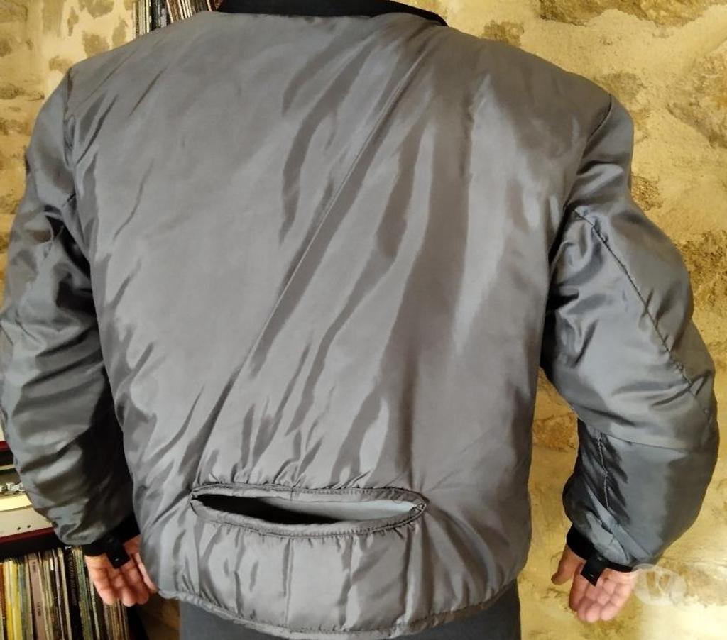 Vêtements occasion Bouches-du-Rhône Miramas - 13140 - Photos Vivastreet BLOUSON MOTO HOMME MARQUE BERING AVEC DOUBLURE HIVER