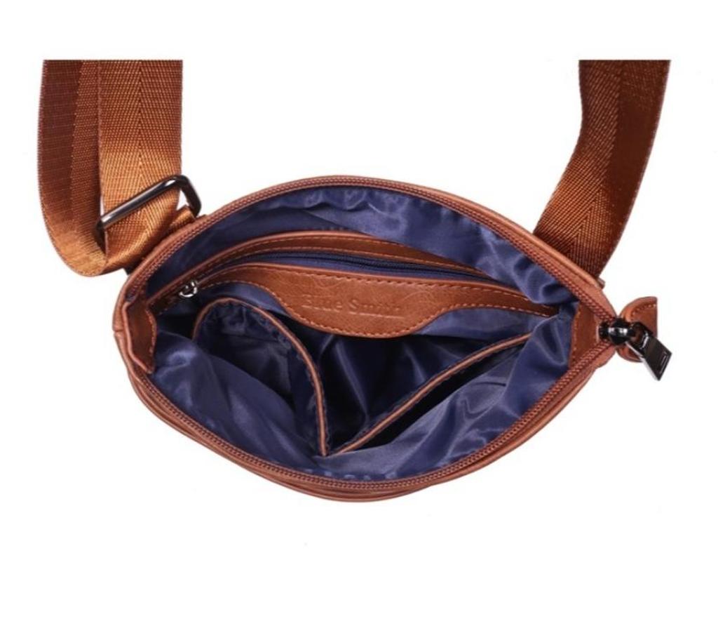 Accessoires - Bagagerie Oise Beauvais - 60000 - Photos Vivastreet BLUE SMITH Pochette plate sacoche mixte Camel