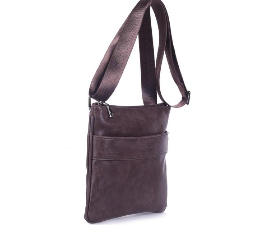 Accessoires - Bagagerie Oise Beauvais - 60000 - Photos Vivastreet BLUE SMITH Pochette plate sacoche mixte marron