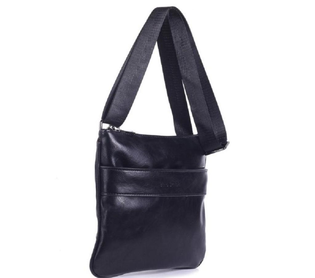 Accessoires - Bagagerie Oise Beauvais - 60000 - Photos Vivastreet BLUE SMITH Pochette plate sacoche mixte noire