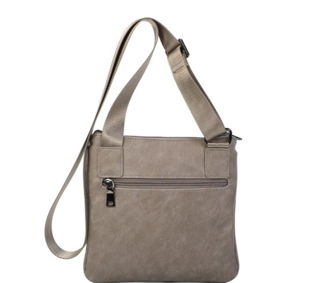Accessoires - Bagagerie Oise Beauvais - 60000 - Photos Vivastreet BLUE SMITH Pochette plate sacoche mixte taupe
