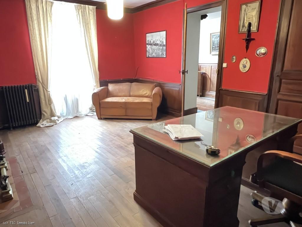 Vente Maison Vienne Civray - 86400 - Photos Vivastreet Maison de Maître au Centre de Civray